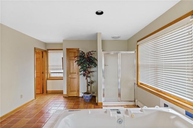 2 Easton Terrace, Middletown, RI 02842