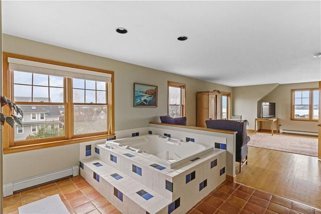 2 Easton Terrace, Middletown, RI 02842