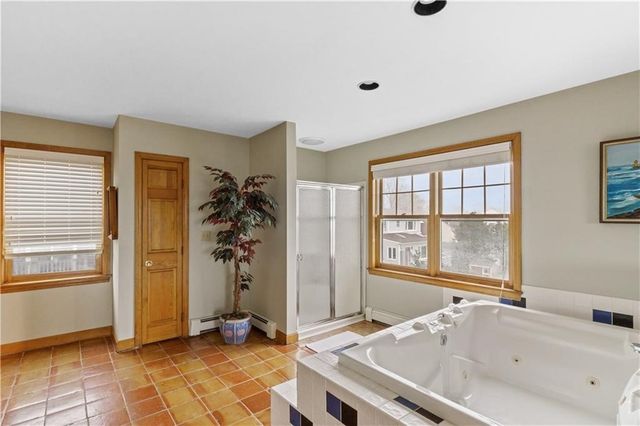 2 Easton Terrace, Middletown, RI 02842