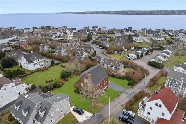 2 Easton Terrace, Middletown, RI 02842