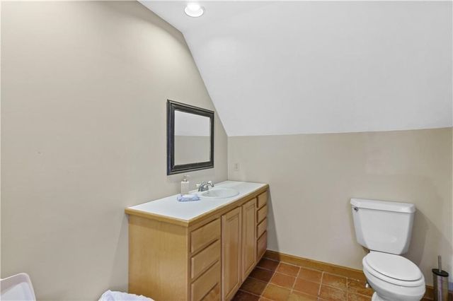 2 Easton Terrace, Middletown, RI 02842