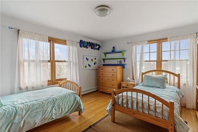 2 Easton Terrace, Middletown, RI 02842