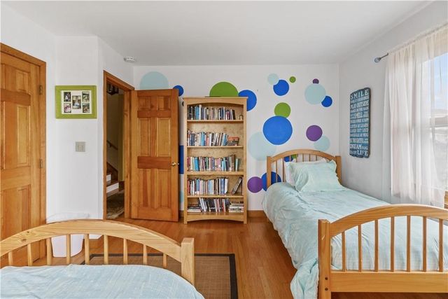 2 Easton Terrace, Middletown, RI 02842