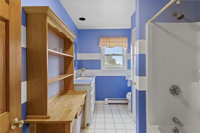 2 Easton Terrace, Middletown, RI 02842