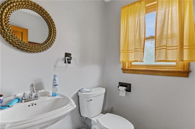 2 Easton Terrace, Middletown, RI 02842