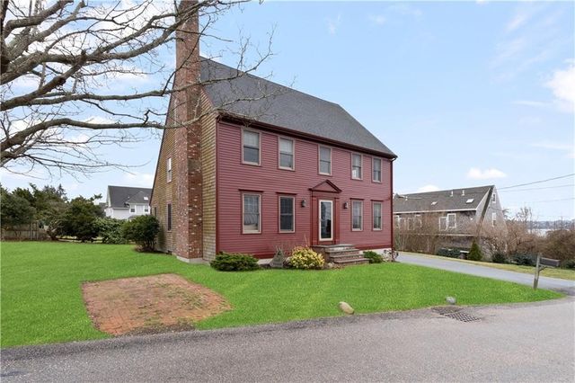 2 Easton Terrace, Middletown, RI 02842