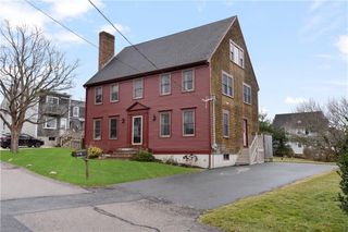 2 Easton Terrace, Middletown, RI 02842