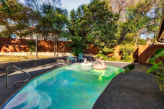 6822 Willamette DR, Austin, TX 78723