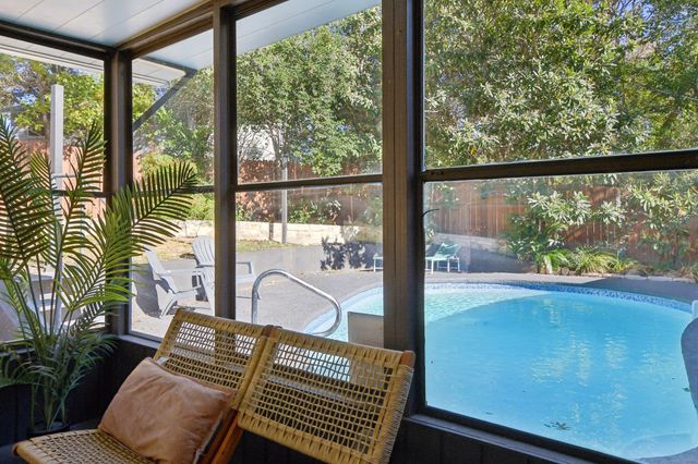 6822 Willamette DR, Austin, TX 78723