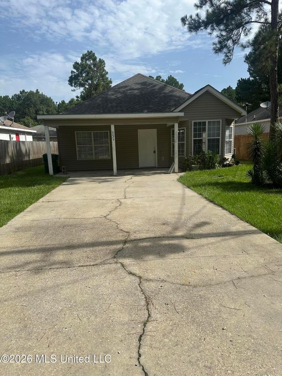 6024 E Oktibbeha Street, Bay Saint Louis, MS 39520