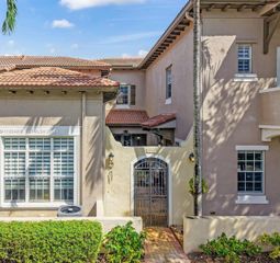 14709 SW 6th St, Pembroke Pines, FL 33027