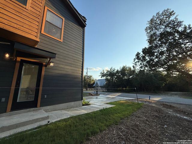 1288 Lonesome, Canyon Lake, TX 78133