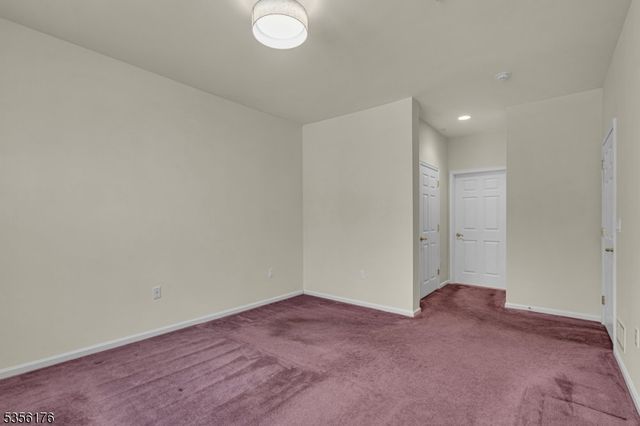 5006 Brookfield Glen Dr 06, White Twp., NJ 07823