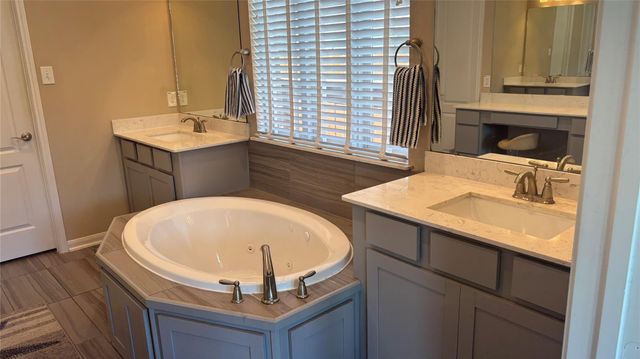31518 Farm Country Lane, Hockley, TX 77447