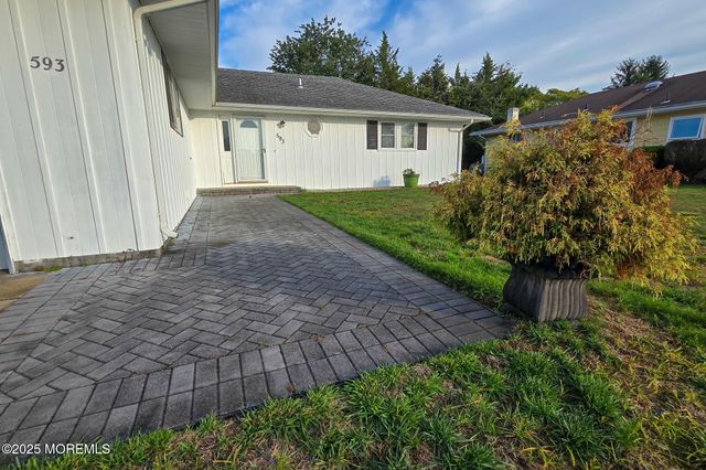 593 Jamaica Boulevard, Toms River, NJ 08757