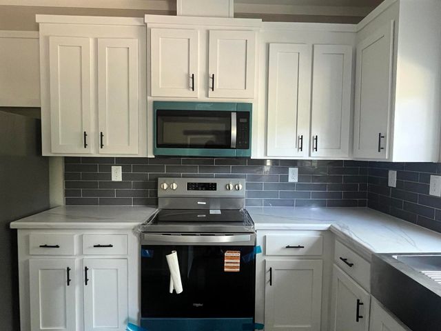 8725 Cottageville Highway, Cottageville, SC 29435