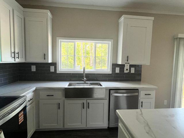 8725 Cottageville Highway, Cottageville, SC 29435