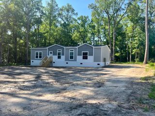 8725 Cottageville Highway, Cottageville, SC 29435
