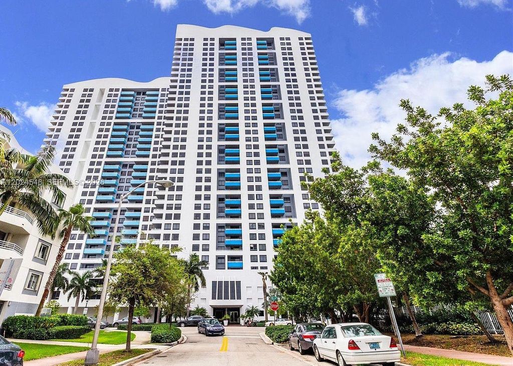 1330 West Ave 2105, Miami Beach, FL 33139