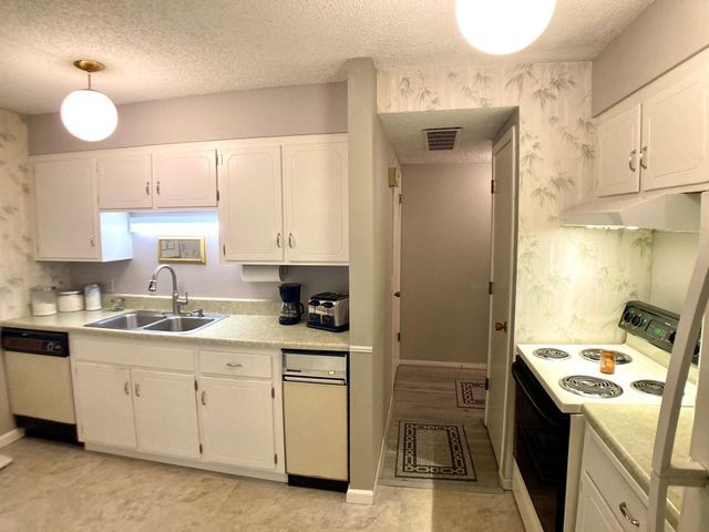 14314 Fairway Drive, Eden Prairie, MN 55344