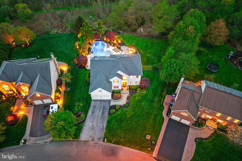 61 BROOKS RD, Moorestown, NJ 08057