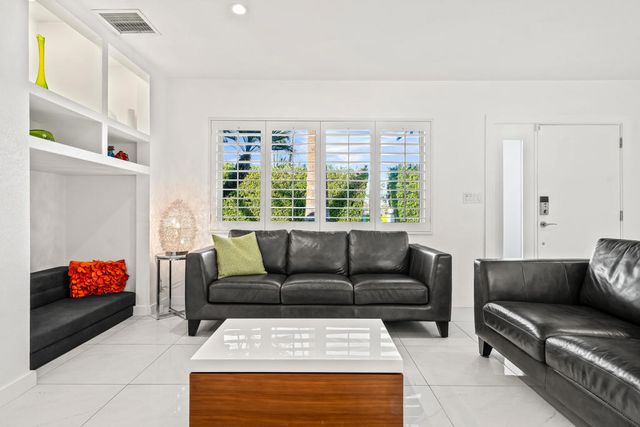 1175 E San Lucas Road, Palm Springs, CA 92264