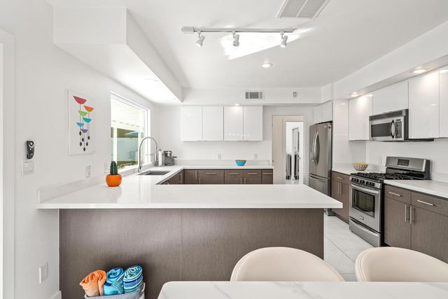 1175 E San Lucas Road, Palm Springs, CA 92264