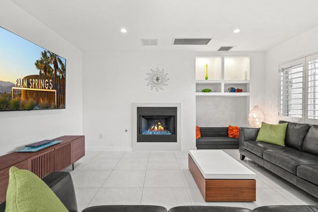 1175 E San Lucas Road, Palm Springs, CA 92264