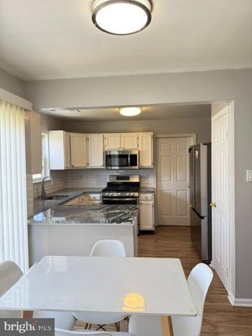 21 CHEROKEE TRL, Burlington, NJ 08016