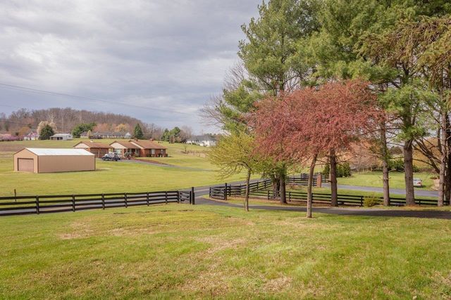 1098 PATTERSON MILL RD, Grottoes, VA 24441