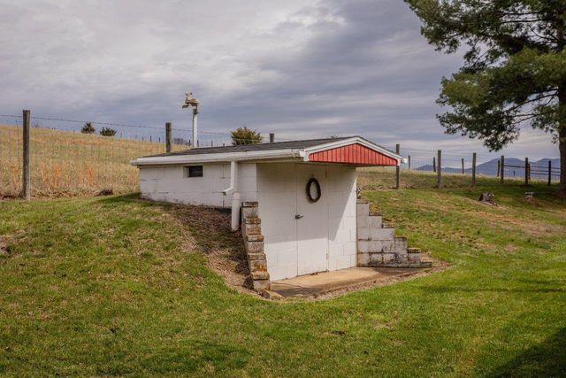 1098 PATTERSON MILL RD, Grottoes, VA 24441