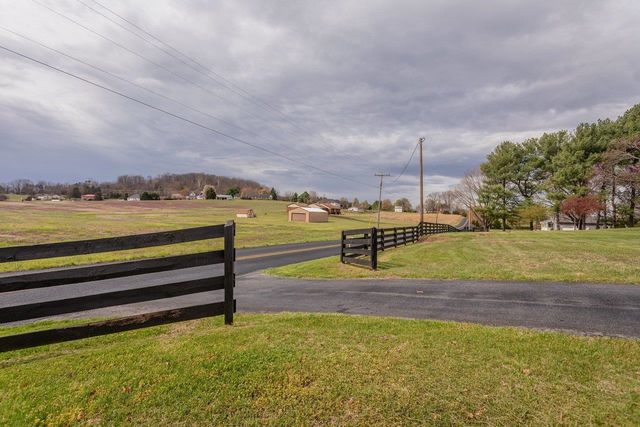 1098 PATTERSON MILL RD, Grottoes, VA 24441