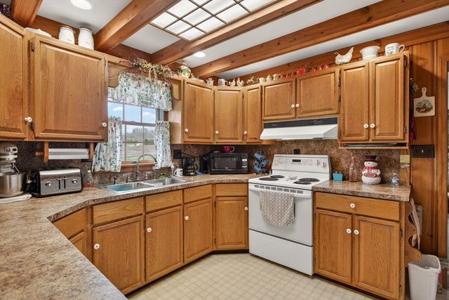 1098 PATTERSON MILL RD, Grottoes, VA 24441