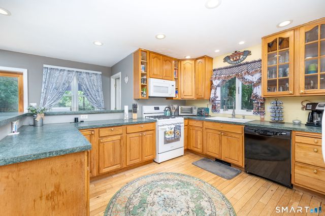 296 Lakemere Drive, Southbury, CT 06488