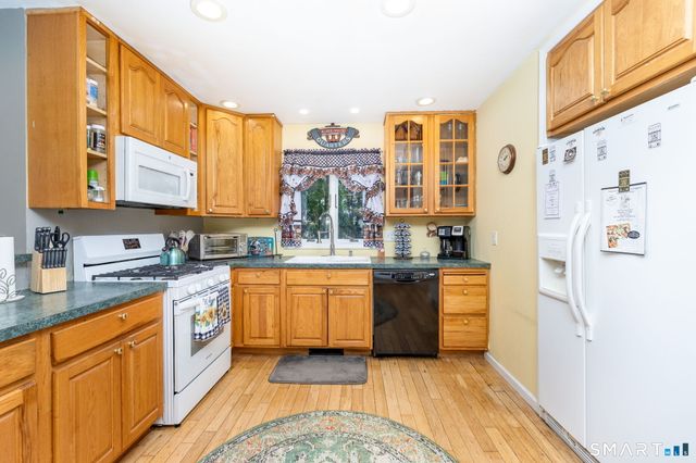 296 Lakemere Drive, Southbury, CT 06488