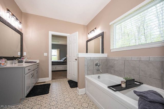 32094 Westward Way, Lisbon, OH 44432
