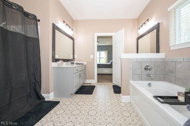 32094 Westward Way, Lisbon, OH 44432