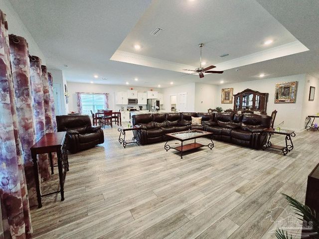 11013 Coues Dr, Pensacola, FL 32526