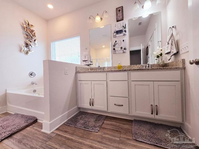 11013 Coues Dr, Pensacola, FL 32526