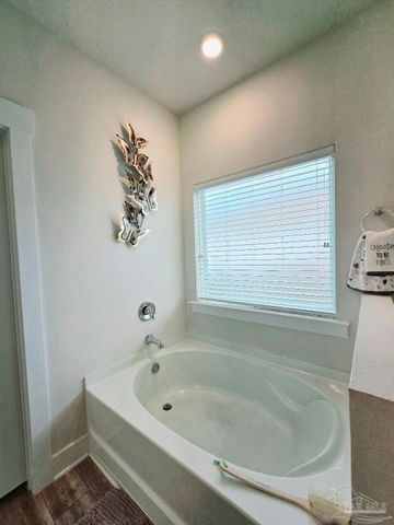 11013 Coues Dr, Pensacola, FL 32526