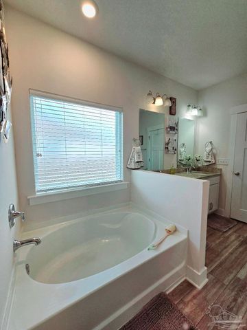 11013 Coues Dr, Pensacola, FL 32526