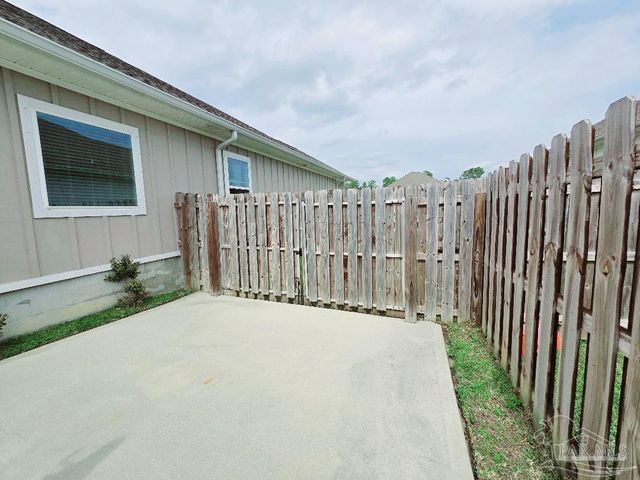 11013 Coues Dr, Pensacola, FL 32526