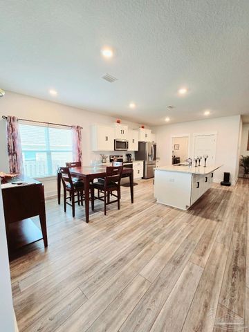 11013 Coues Dr, Pensacola, FL 32526