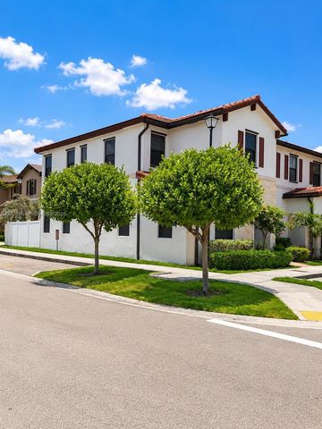 3368 W 105th Ter, Hialeah, FL 33018