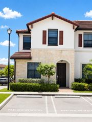3368 W 105th Ter, Hialeah, FL 33018