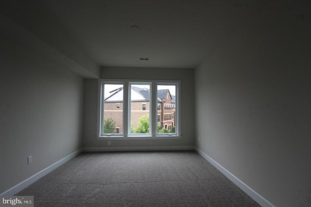 22466 FOUNDATION DR, Ashburn, VA 20148