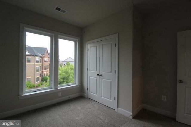 22466 FOUNDATION DR, Ashburn, VA 20148