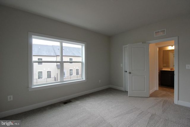 22466 FOUNDATION DR, Ashburn, VA 20148