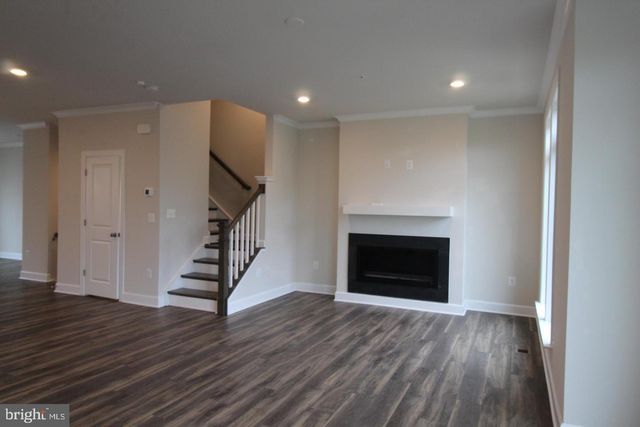 22466 FOUNDATION DR, Ashburn, VA 20148