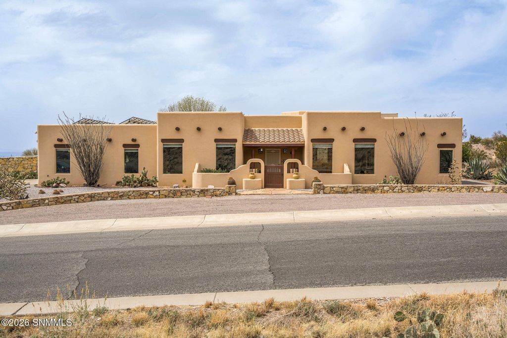 4990 Cripple Creek Road, Las Cruces, NM 88012
